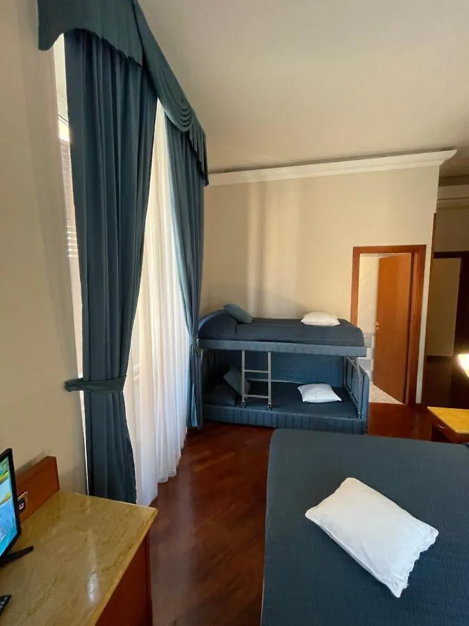 Hotel 3Rd Floor 69 Manin Street Roma Affittacamere